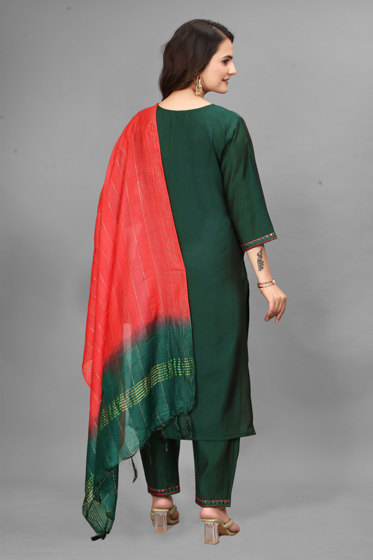 Morpankhi Leelo – Deep Green Kurta Set with Red Statement Accents