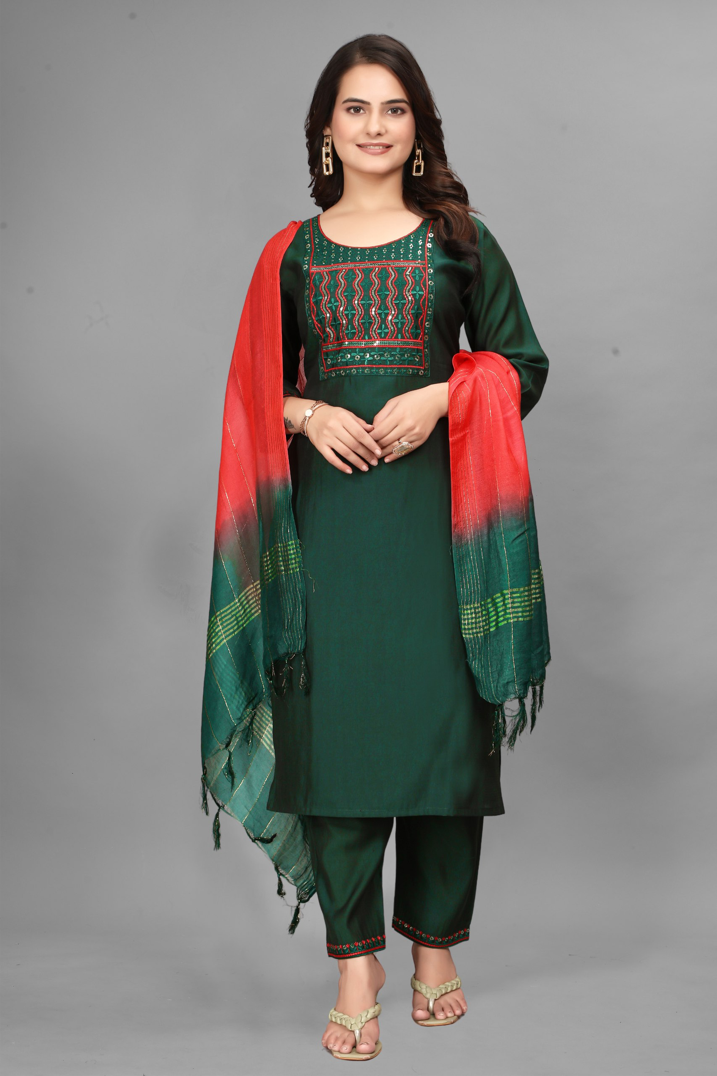 Morpankhi Leelo – Deep Green Kurta Set with Red Statement Accents