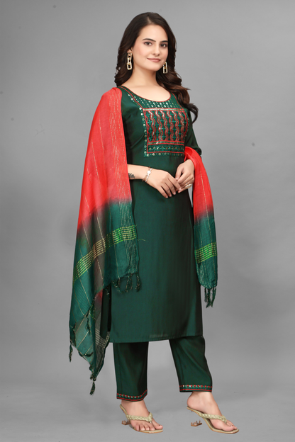 Morpankhi Leelo – Deep Green Kurta Set with Red Statement Accents